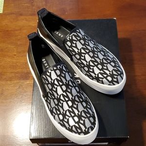 DKNY Saffi-Slip On Sneaker